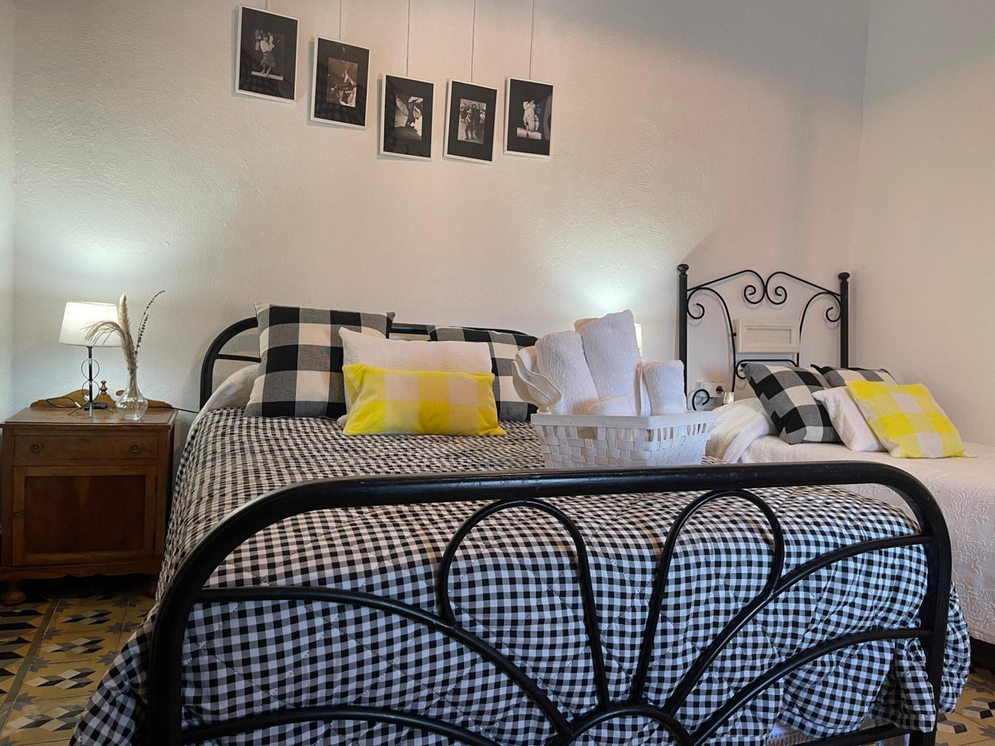 Cortijo Huerta Galindo Guest House Alanis Exterior photo